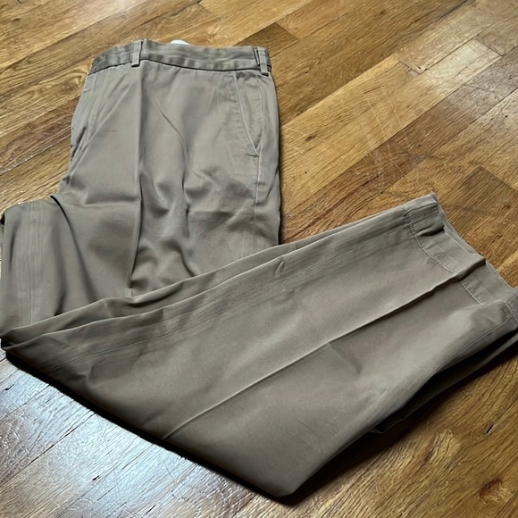 Men’s Brown Khaki Pants Size 34/36